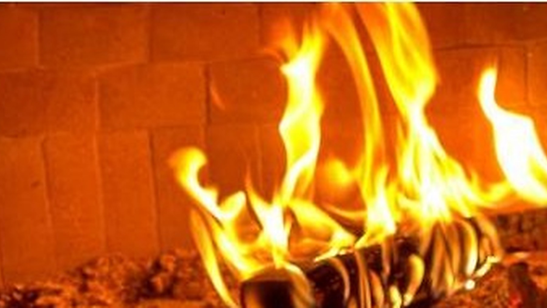 Les flammes du four à bois du Bistro Habibi